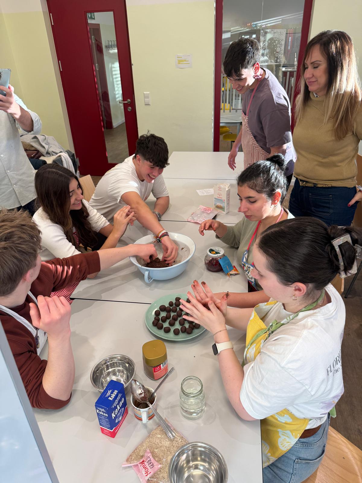 Schüler beim Kochen